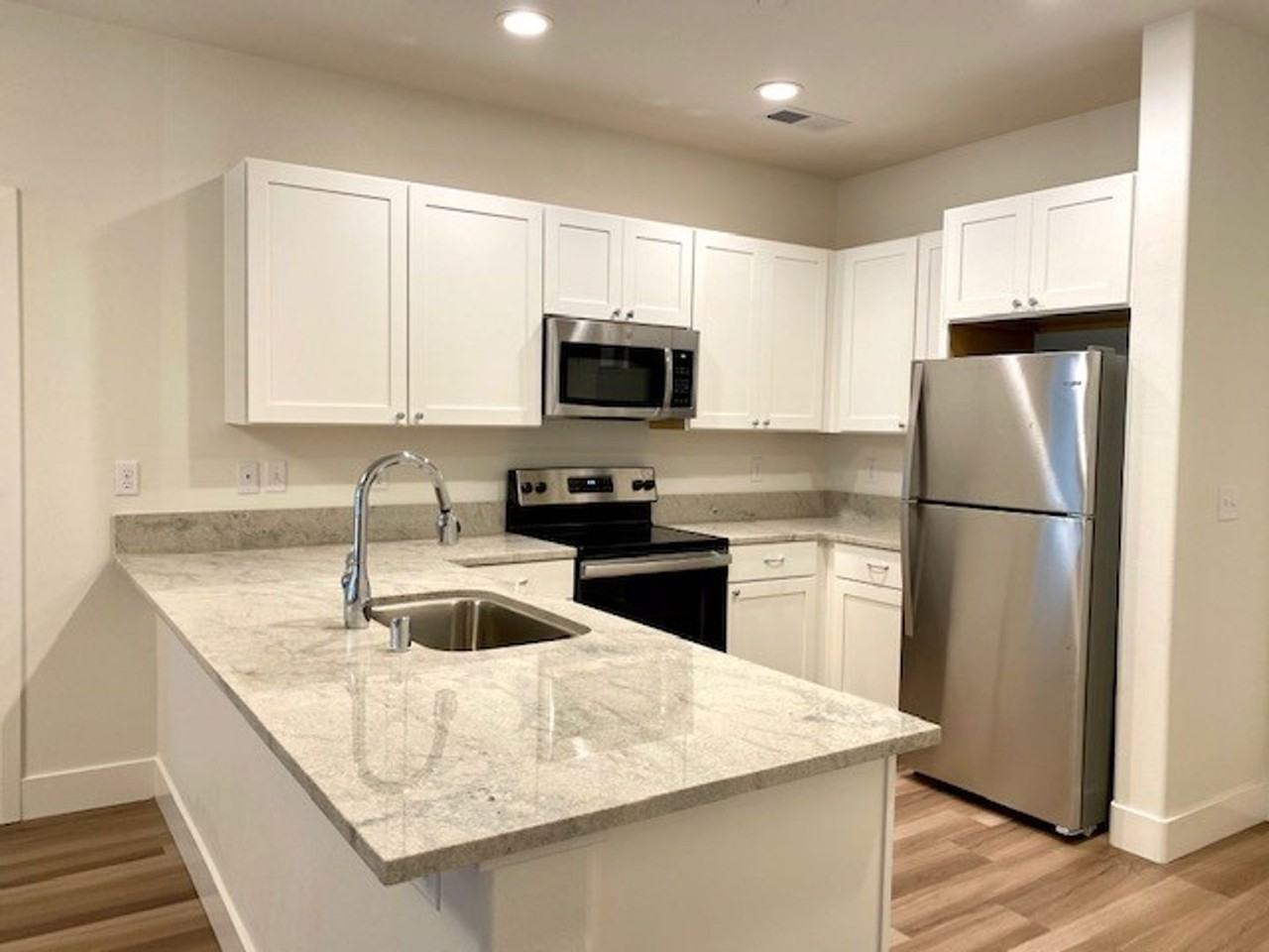 Skyline Luxury Apartments - Photo 3 of 27