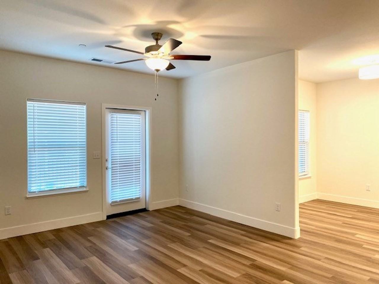 Skyline Luxury Apartments - Photo 5 of 27