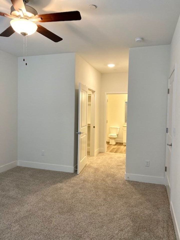 Skyline Luxury Apartments - Photo 7 of 27