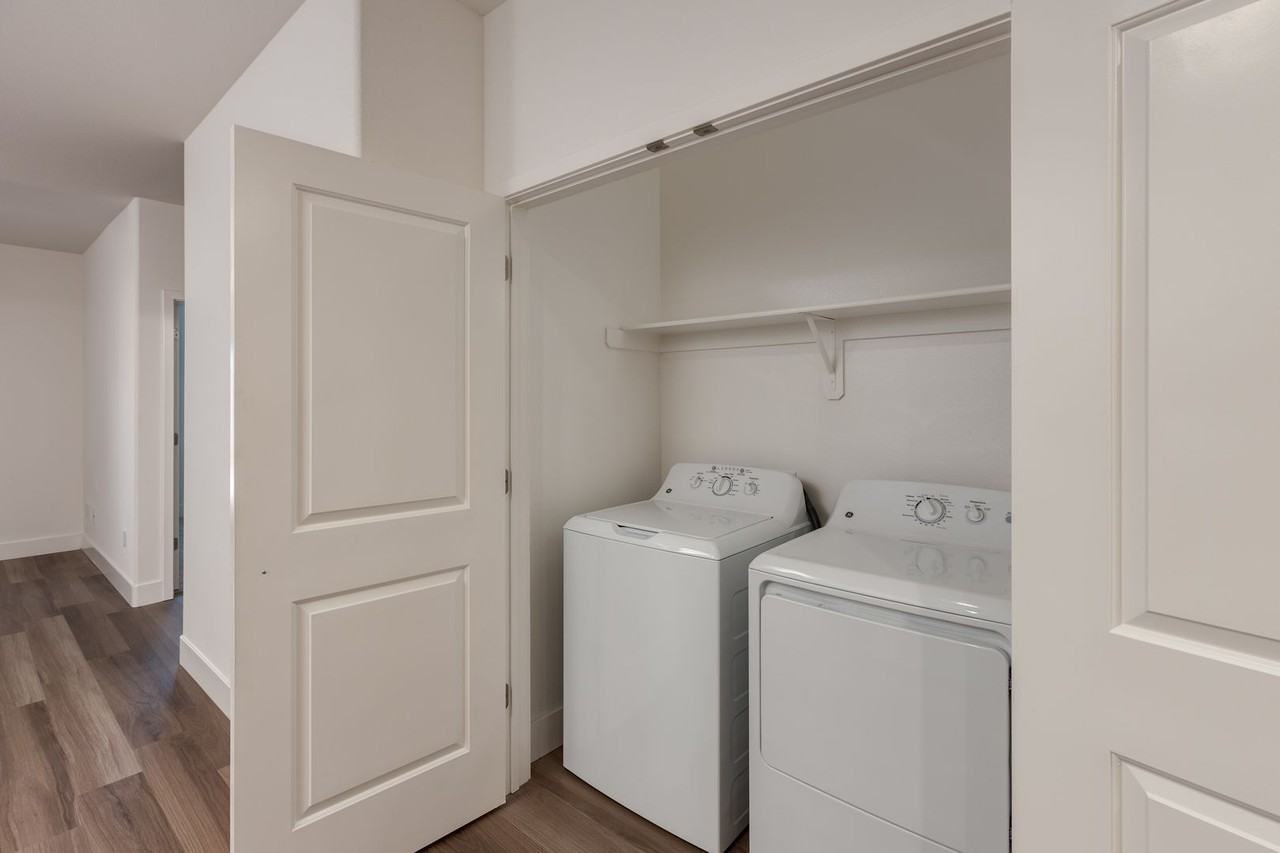 Skyline Luxury Apartments - Photo 6 of 26