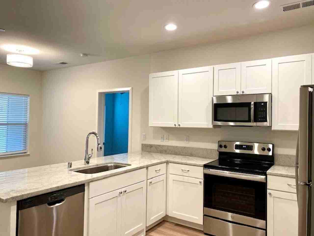 Skyline Luxury Apartments - Photo 3 of 14