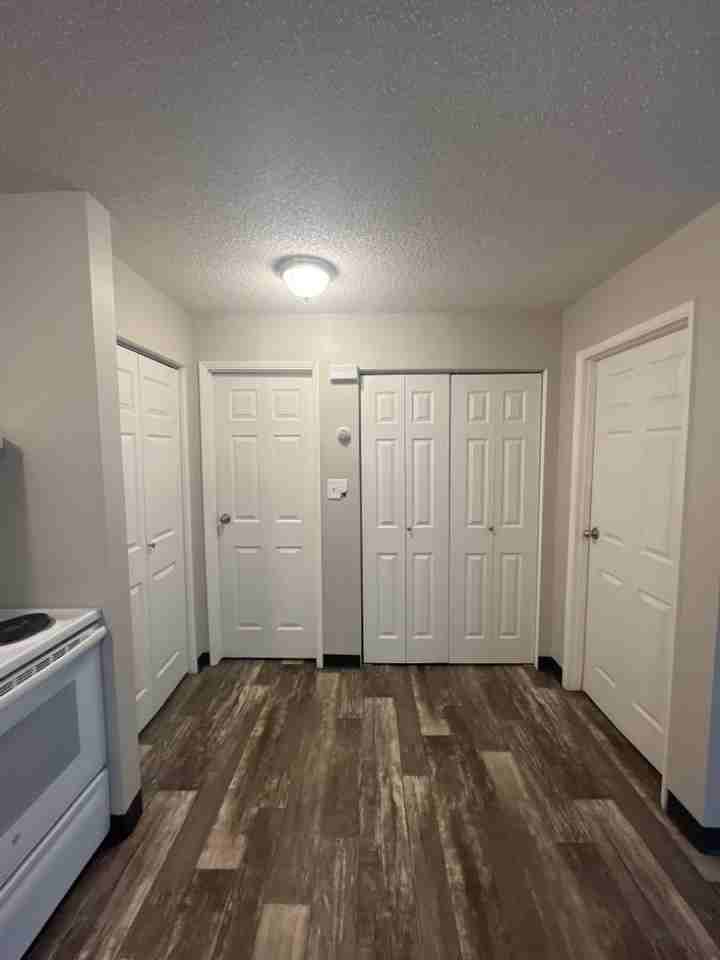 Grove Apartments - Photo 4 of 15