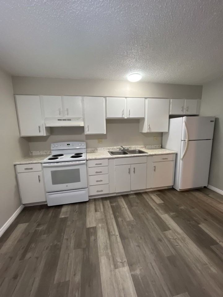 Grove Apartments - Photo 6 of 15