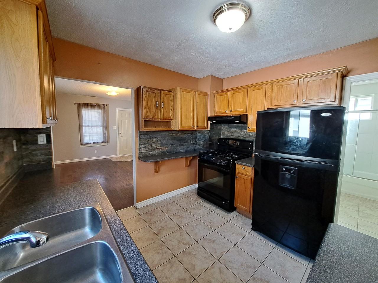 1141 Curry Ave #1 - Photo 4 of 28