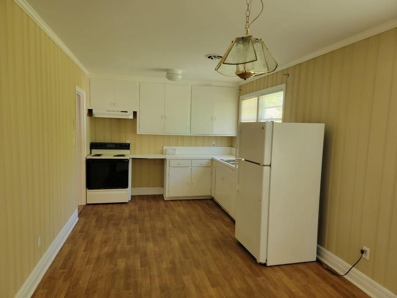 1218 Chestnut St - Photo 3 of 9