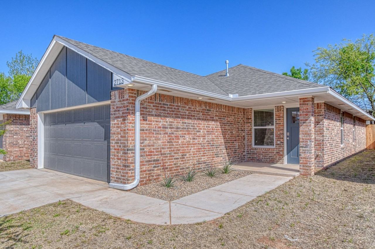 2713 Clifton Ter - Photo 2 of 29