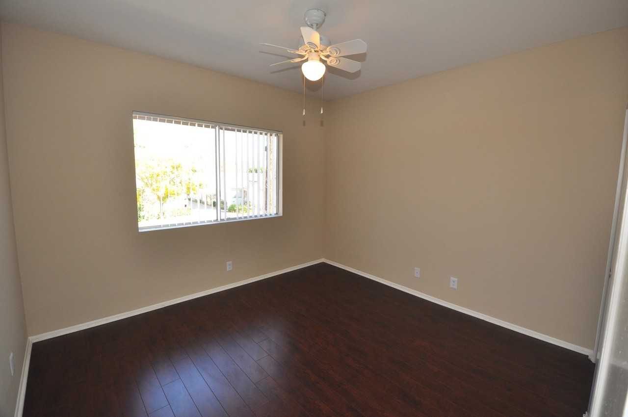 Walnut Street Apartments 24913-33 - Photo 5 of 27