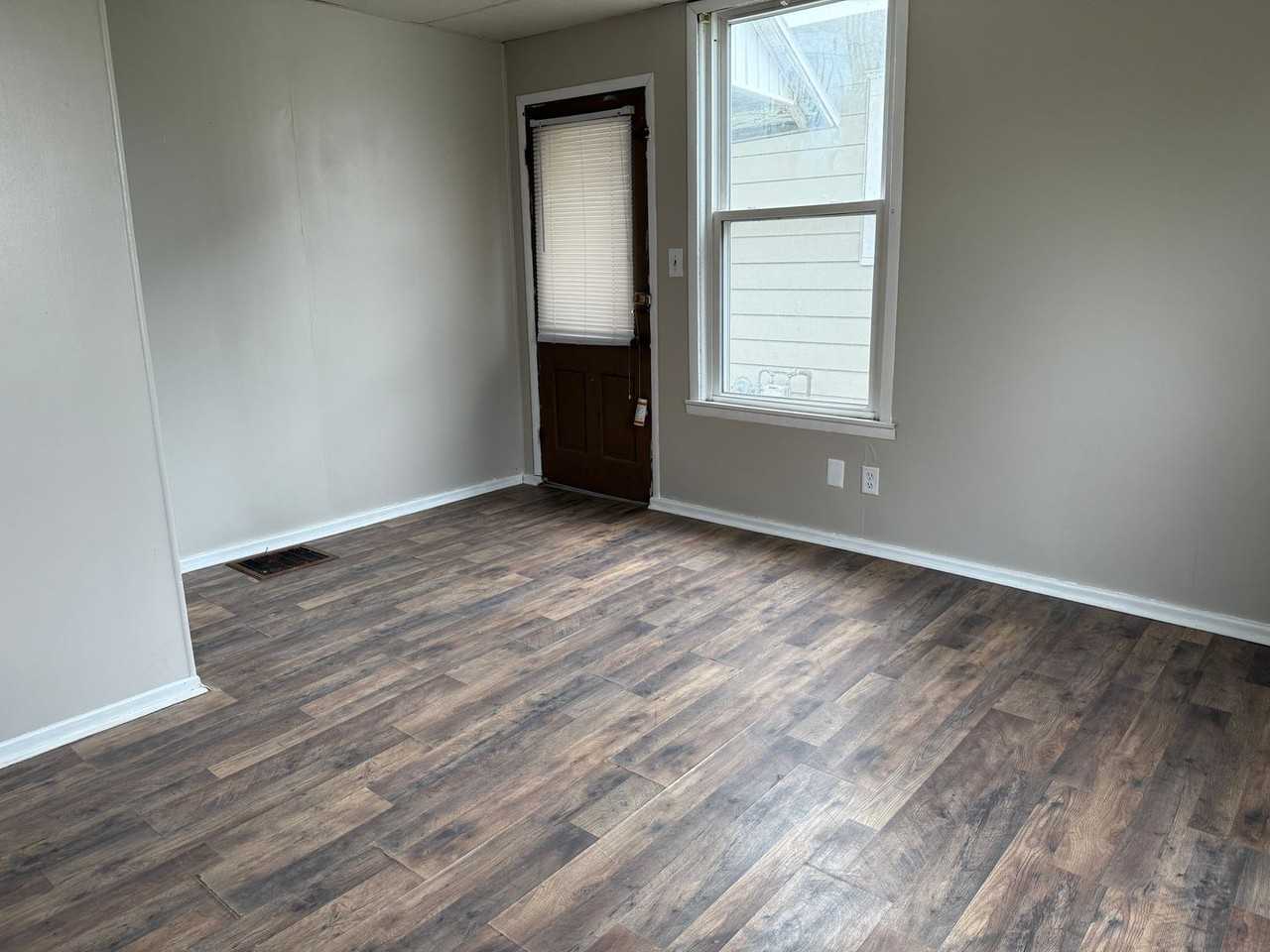 1021 8th Ave - Photo 6 of 12