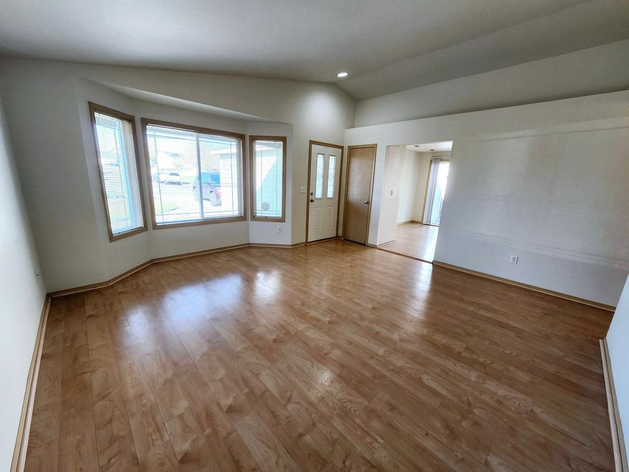 9704 Welsh Dr - Photo 3 of 14