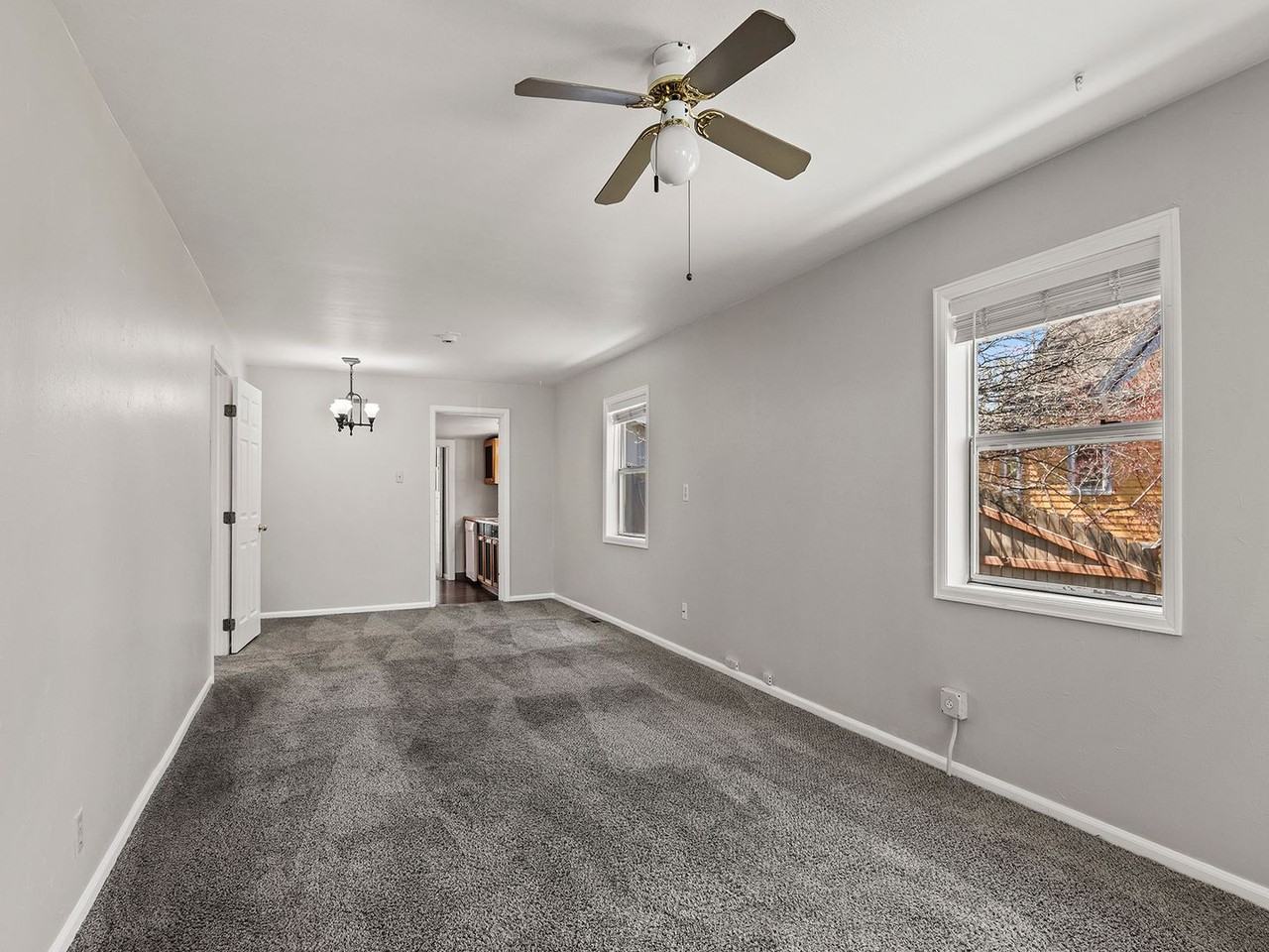 319 Walnut St - Photo 2 of 18