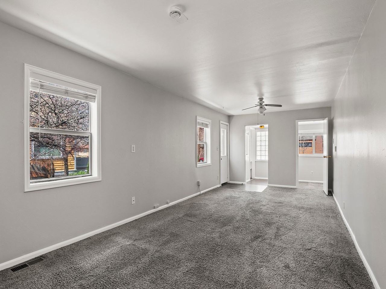 319 Walnut St - Photo 3 of 18