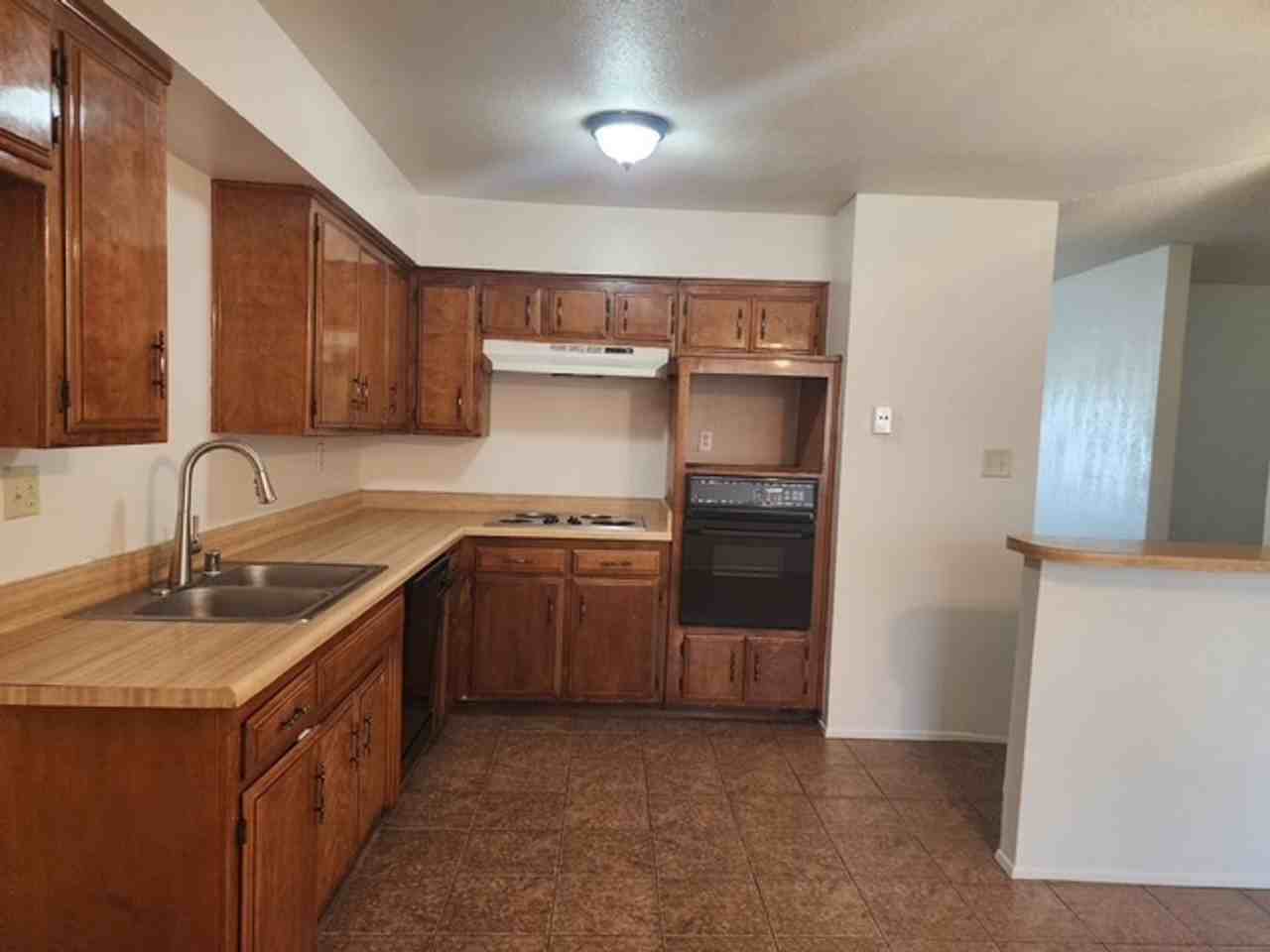 5901 Ming Ave #04 - Photo 4 of 26