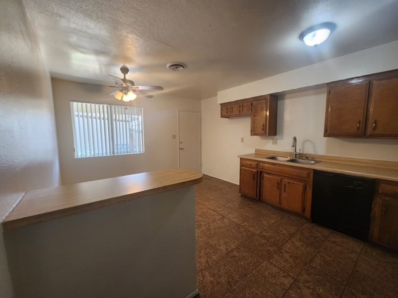 5901 Ming Ave #04 - Photo 6 of 26