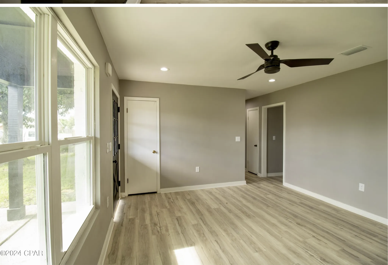 926 Greentree Rd - Photo 3 of 22