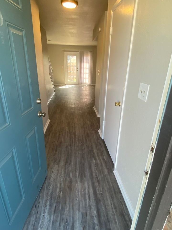 652 W Collins St - Photo 2 of 15