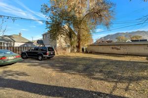 featured image of 2530 Gramercy Ave