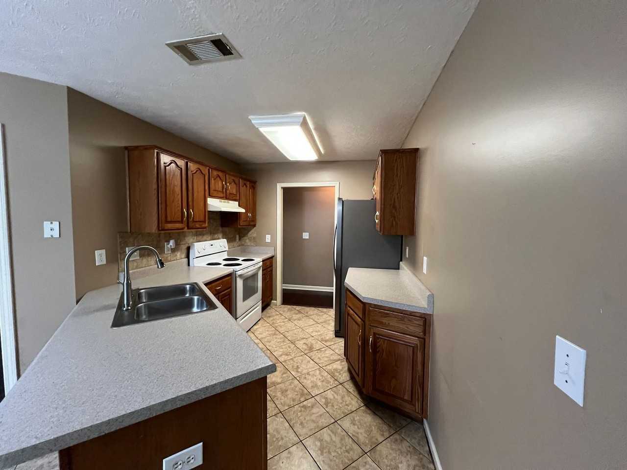 6061 Karen Valley Cv - Photo 5 of 16