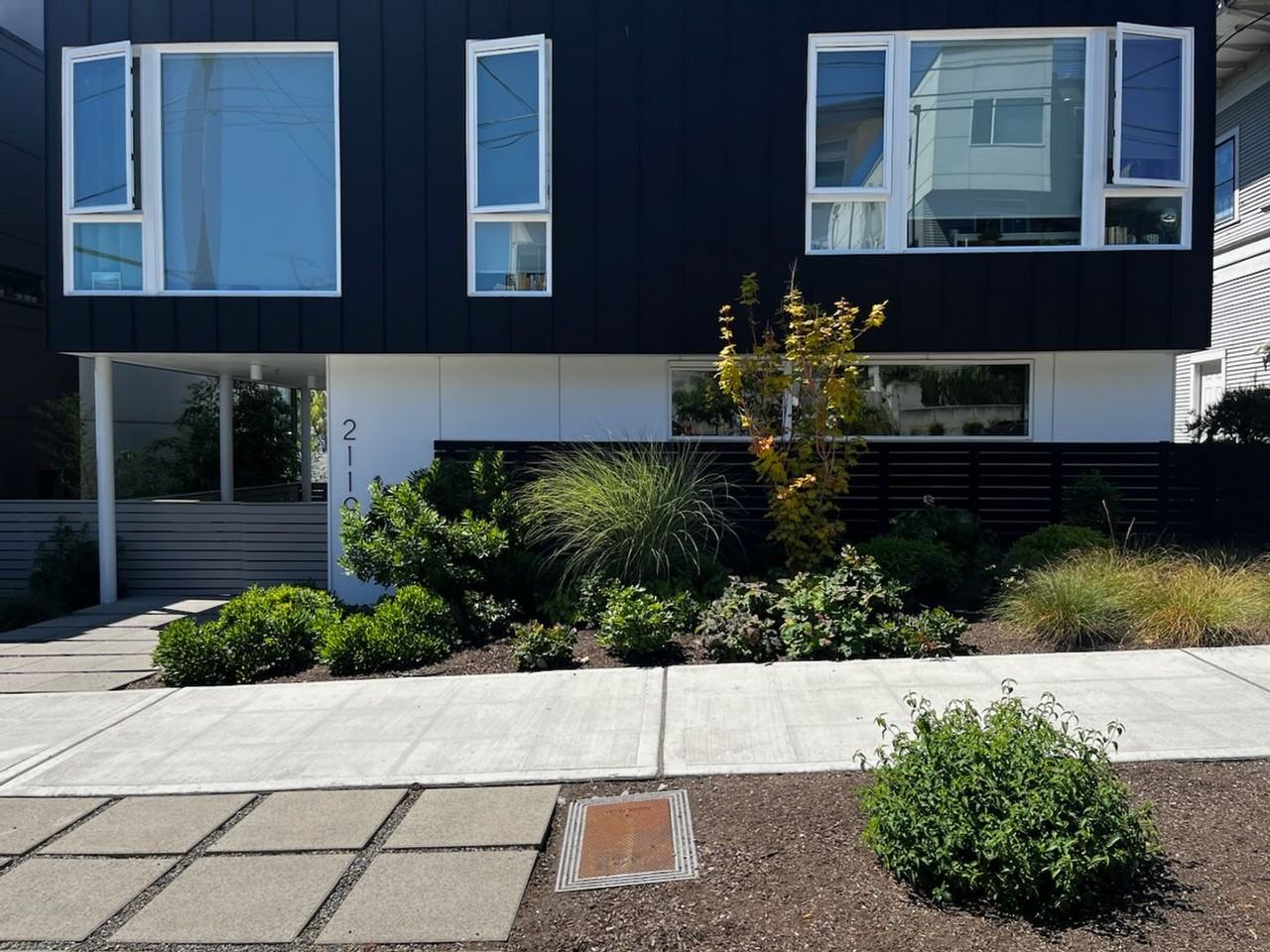 The Friday - Photo 3 of 31