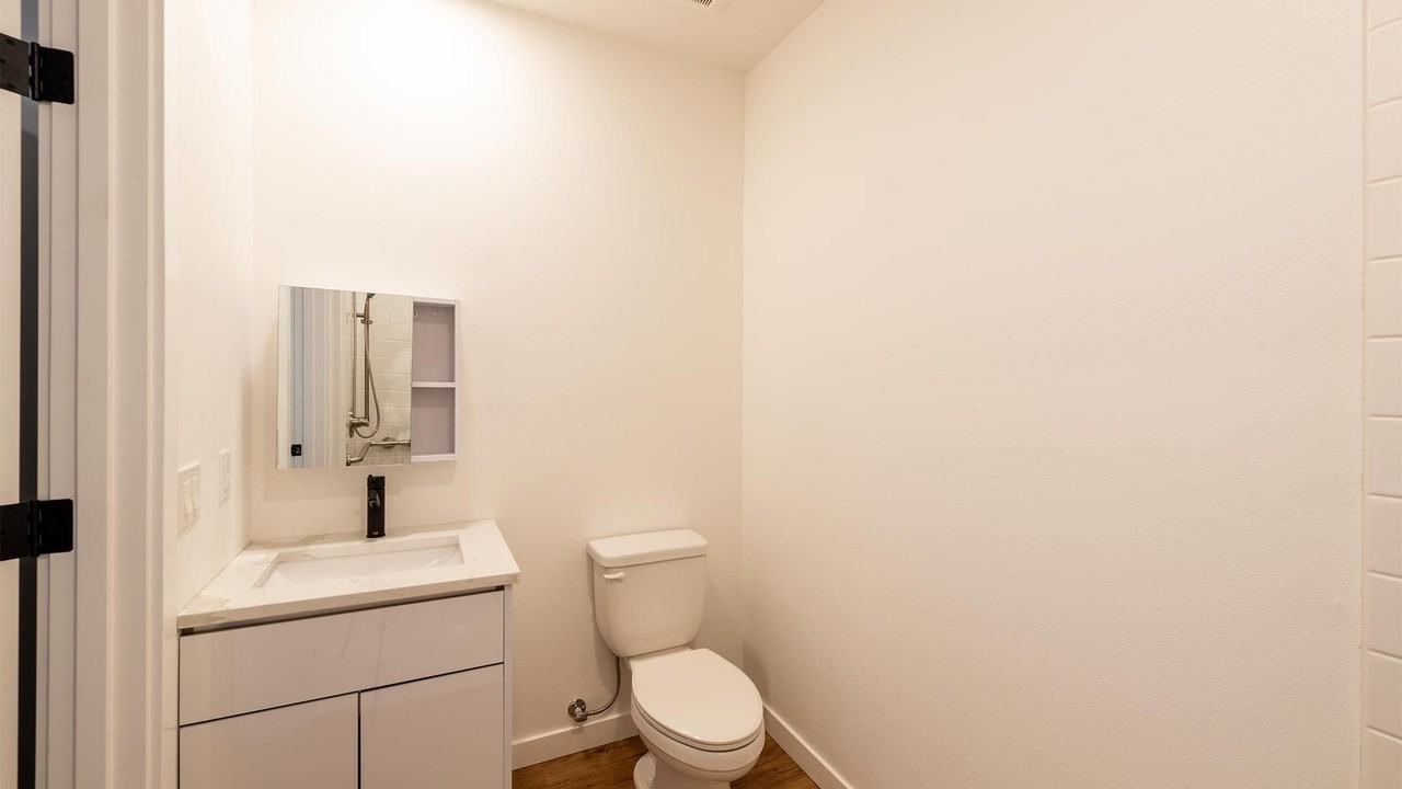 The Friday - Photo 7 of 31