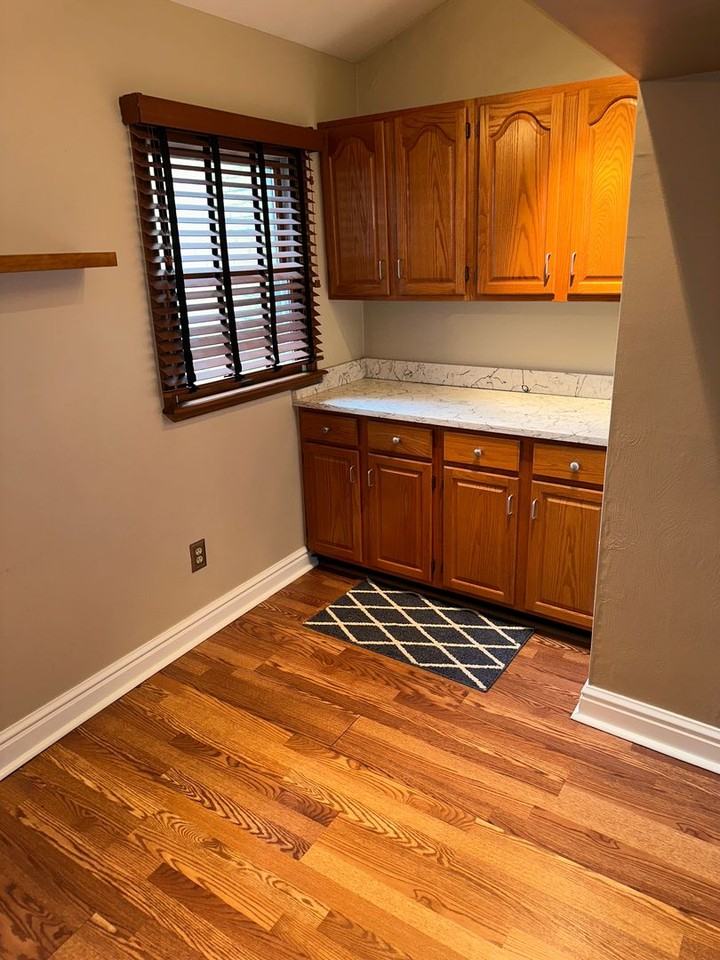 2807 Jane St - Photo 7 of 19