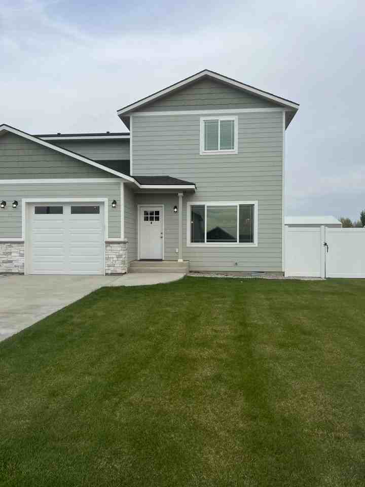 71 Grant Dr - Photo 2 of 15