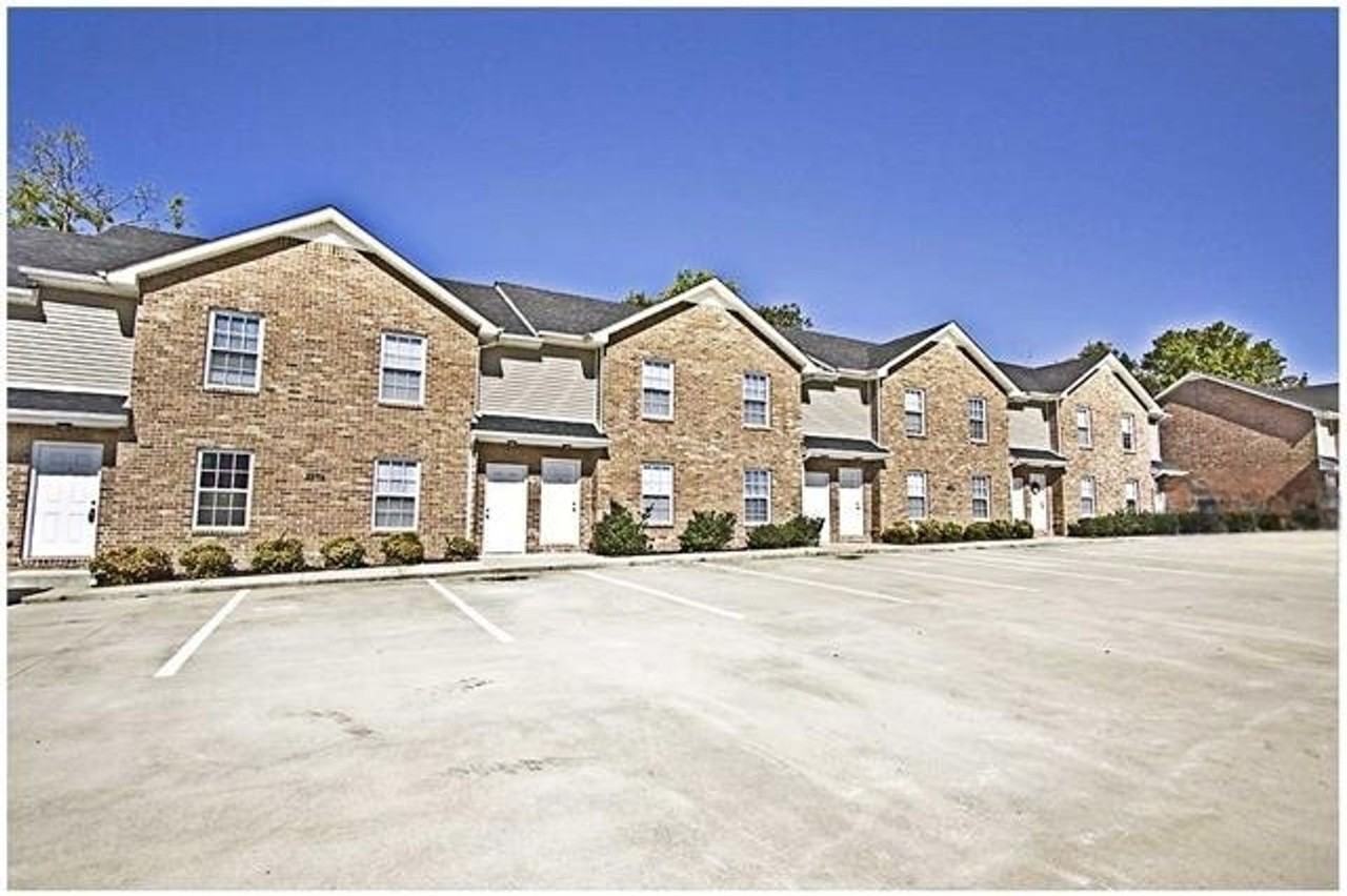 2268 Mccormick Ln - Photo 2 of 9