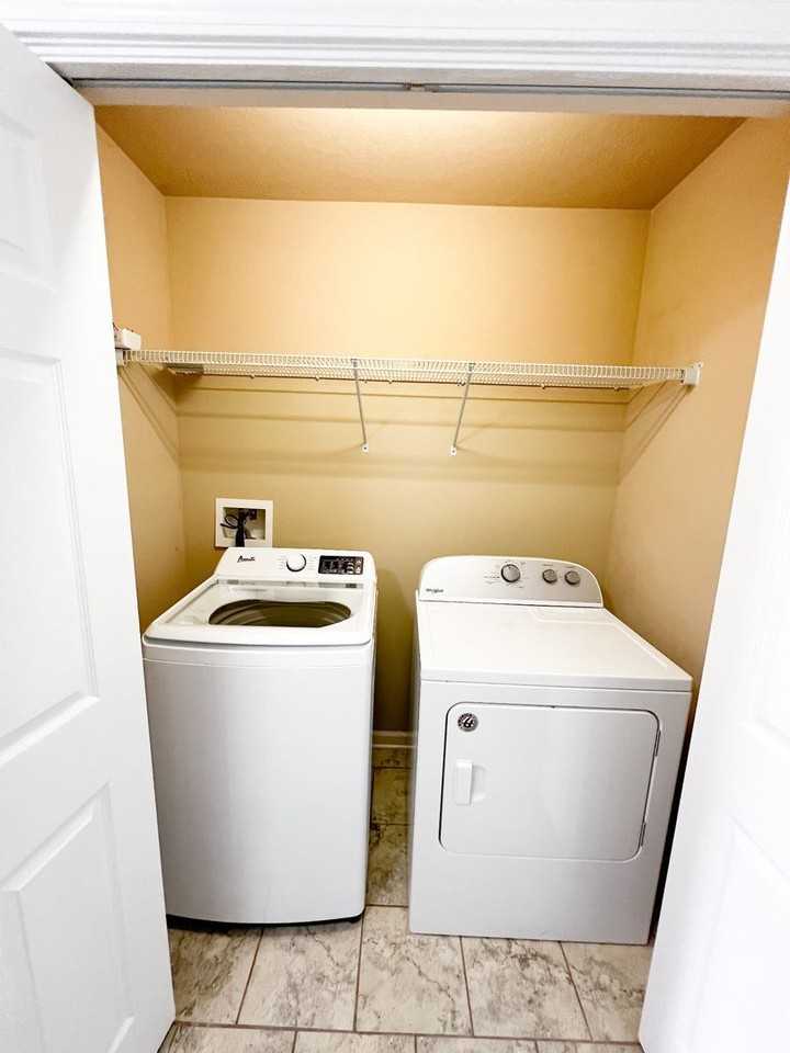 2268 Mccormick Ln - Photo 3 of 13