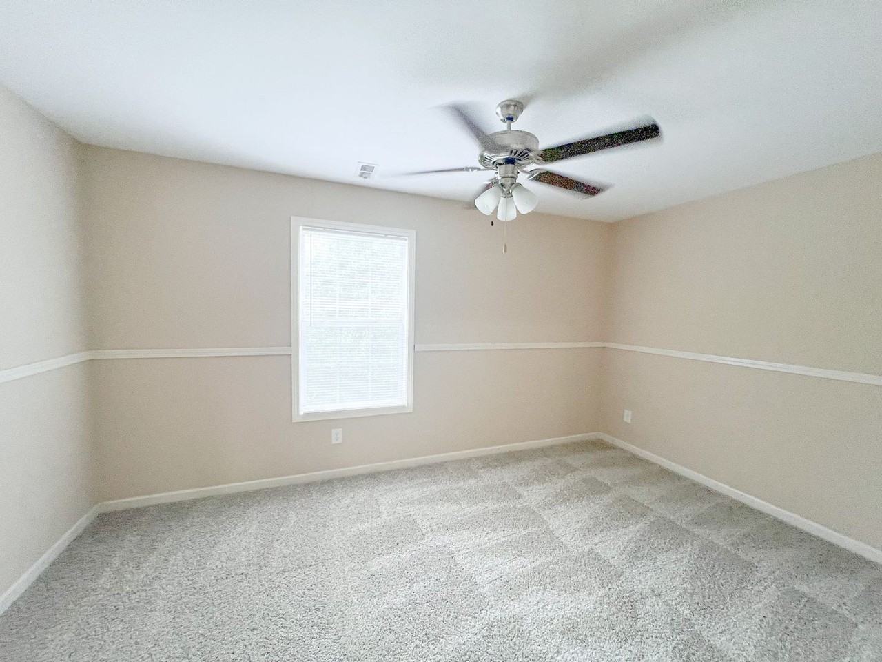 2268 Mccormick Ln - Photo 5 of 13