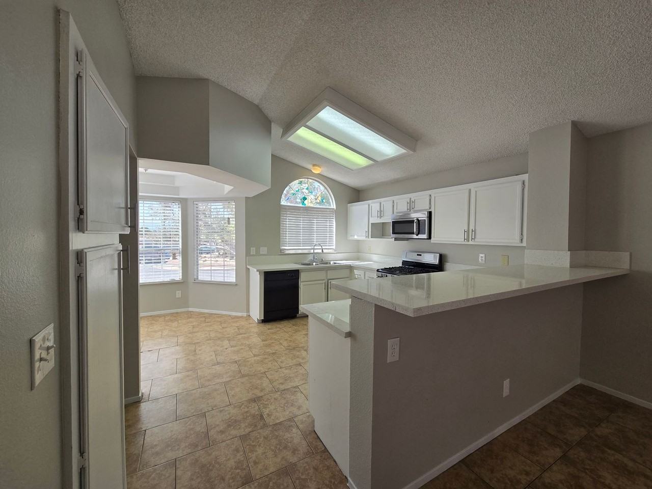 2252 Welsey Manor Dr - Photo 5 of 26