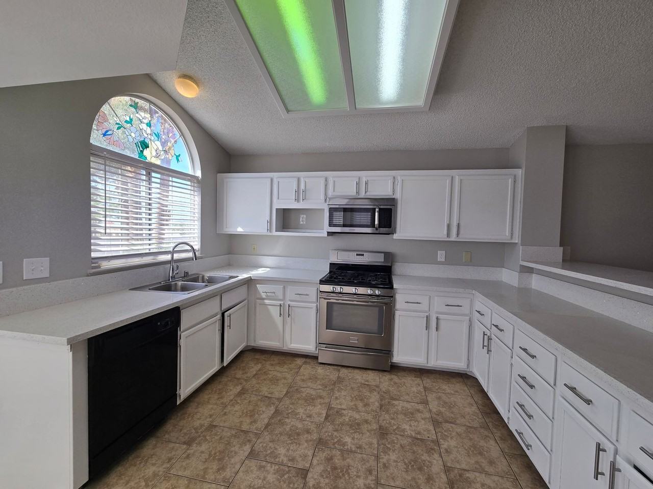 2252 Welsey Manor Dr - Photo 7 of 26