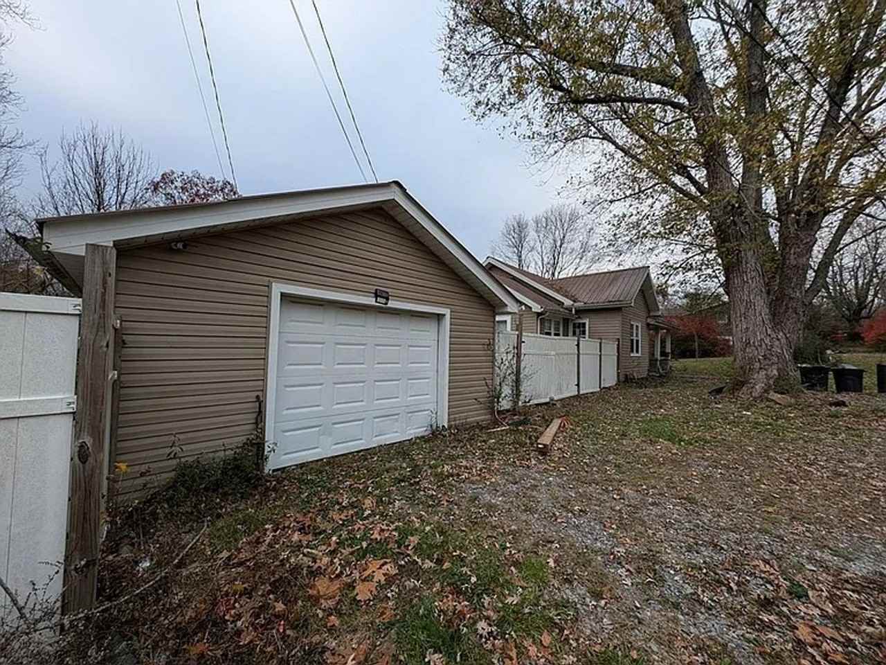 328 Wheeler Ave - Photo 2 of 12