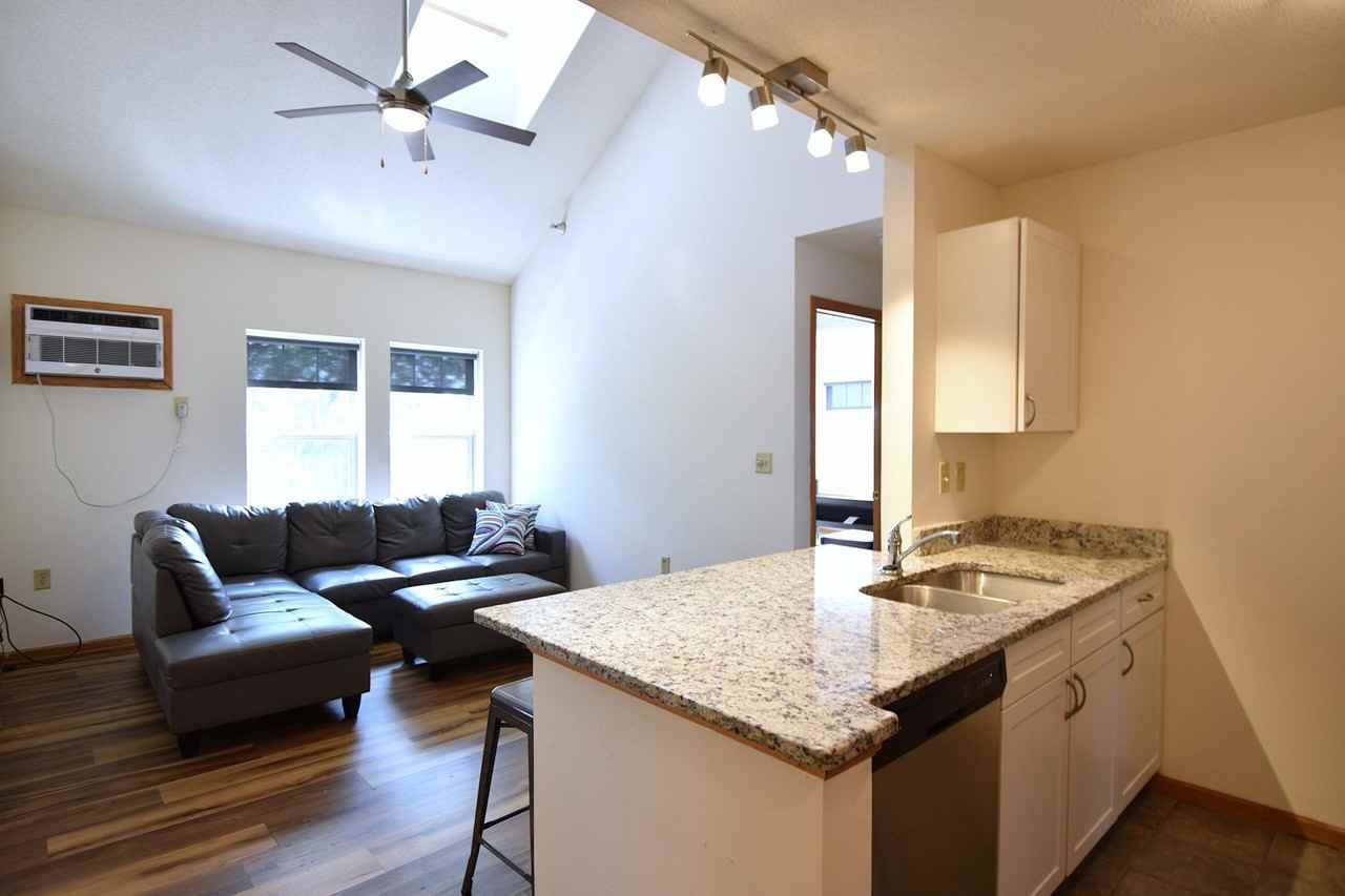 1002 Spring St - Photo 4 of 16