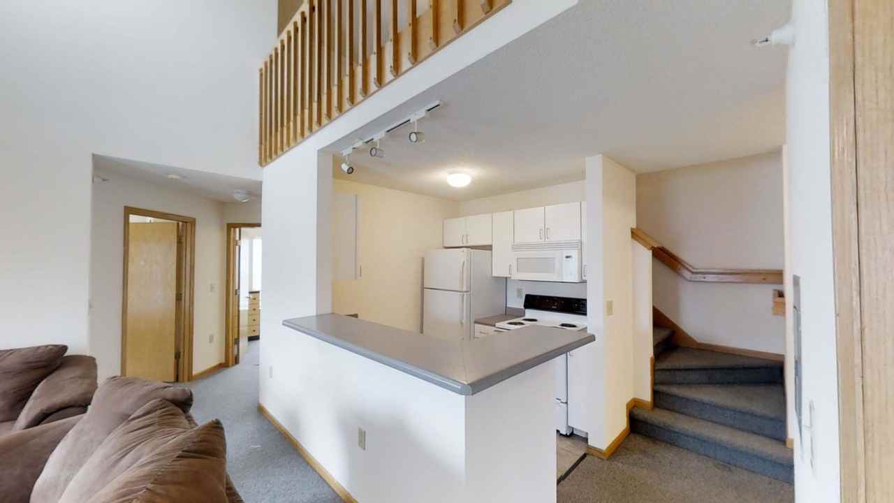 1002 Spring St - Photo 5 of 16