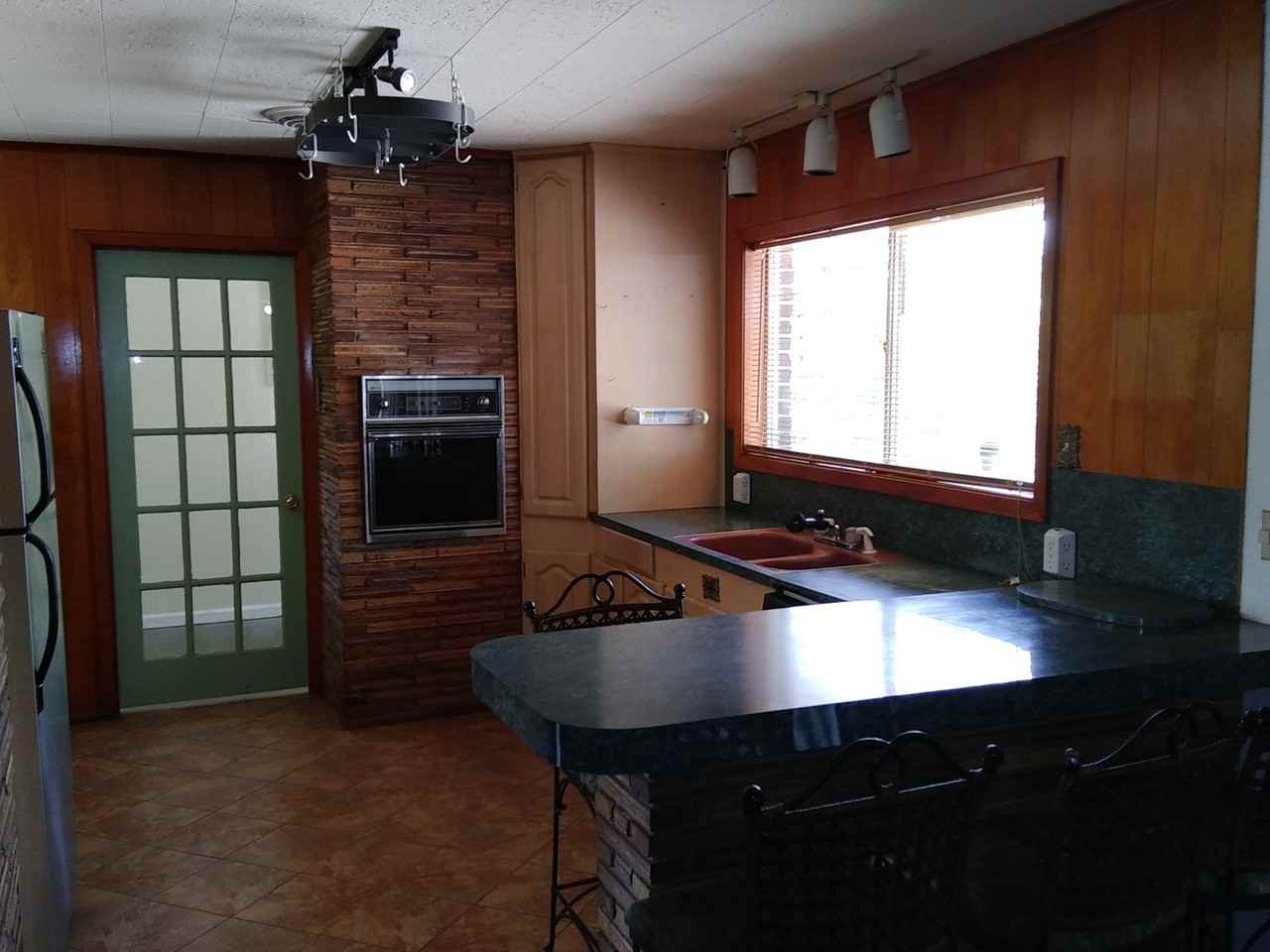 801 W 8th St - Photo 3 of 12