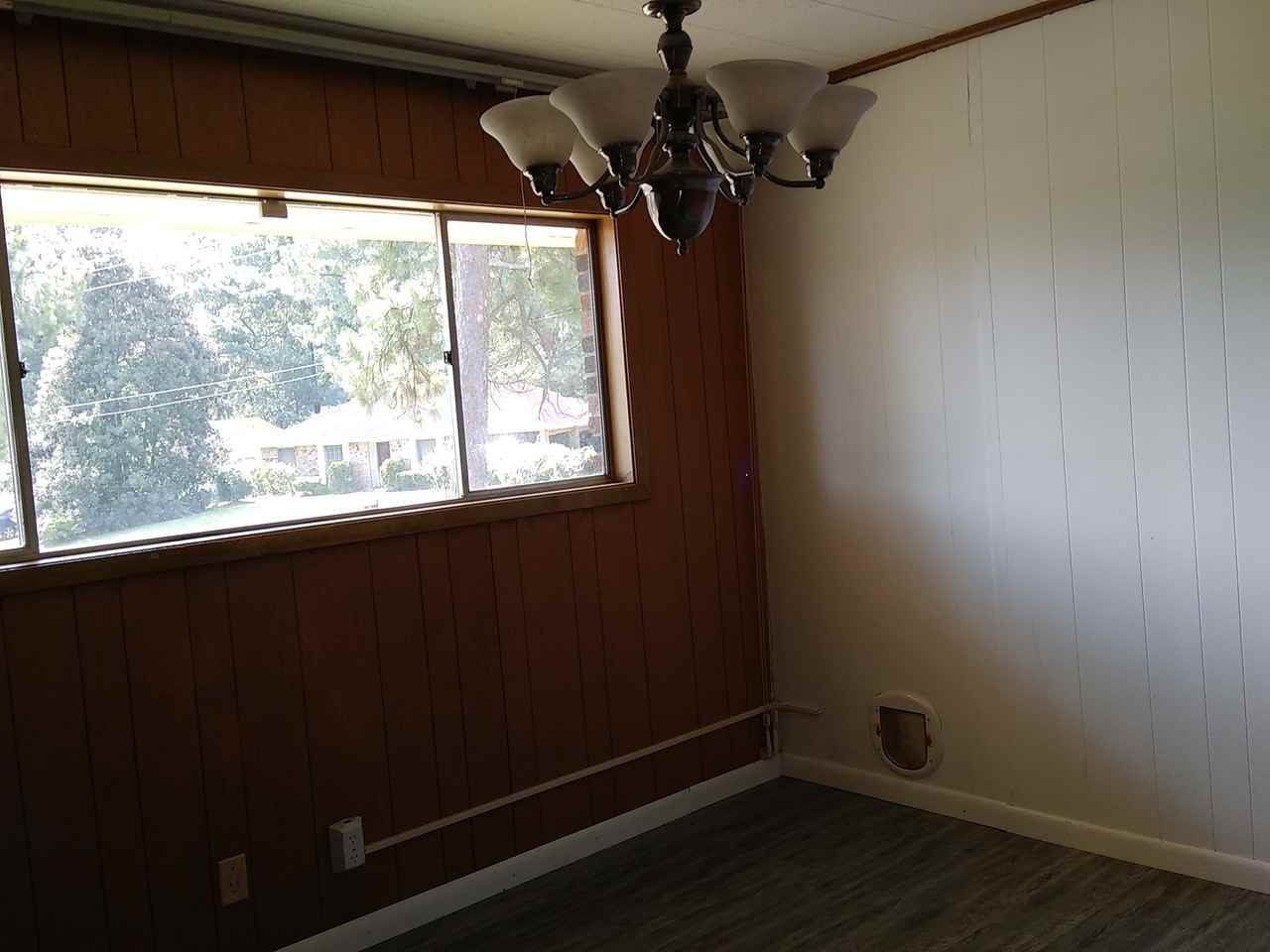 801 W 8th St - Photo 4 of 12