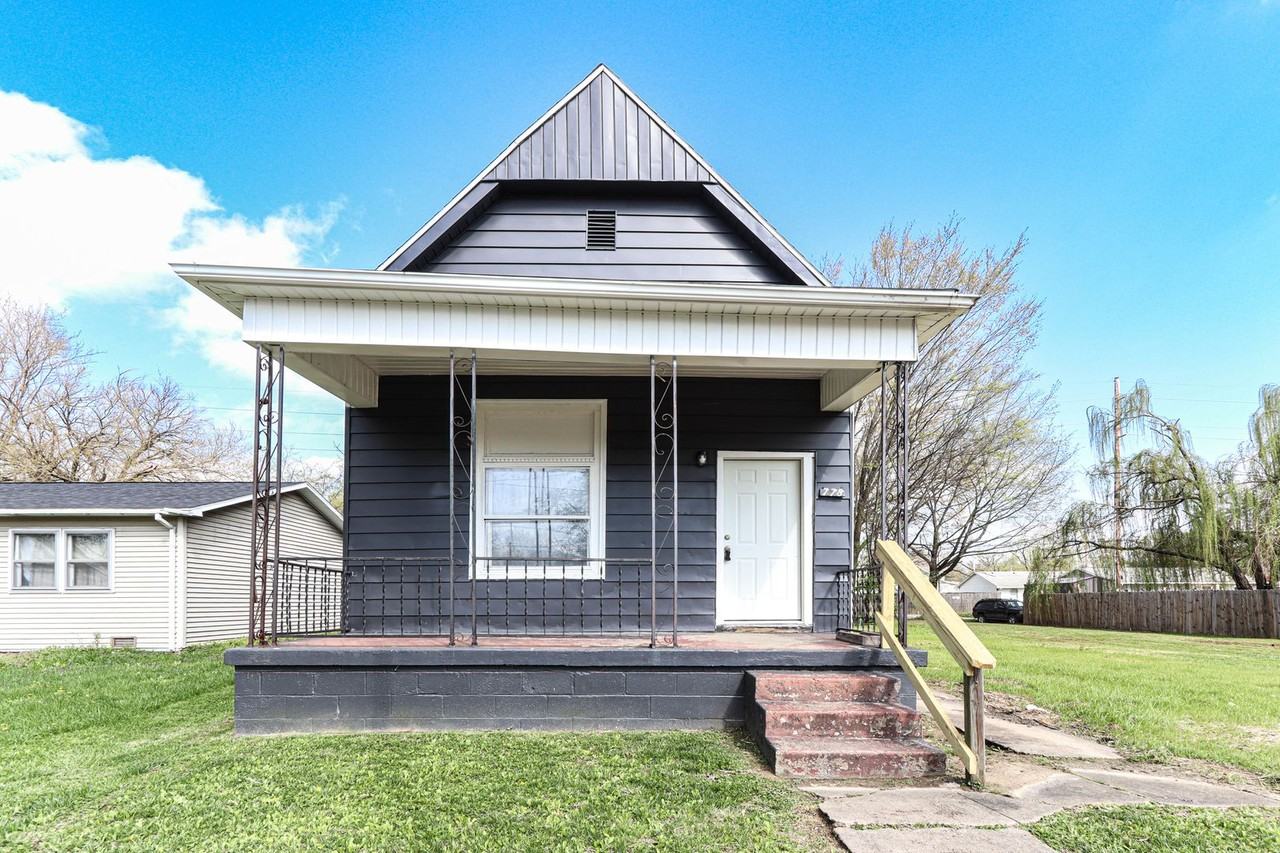 778 S Governor St - Photo 2 of 11