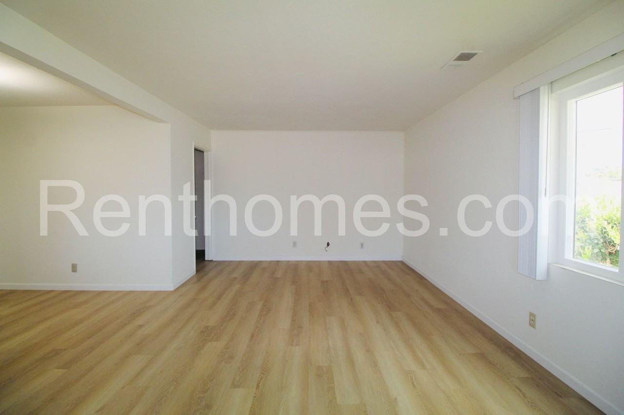 1740 S Clementine St - Photo 2 of 15