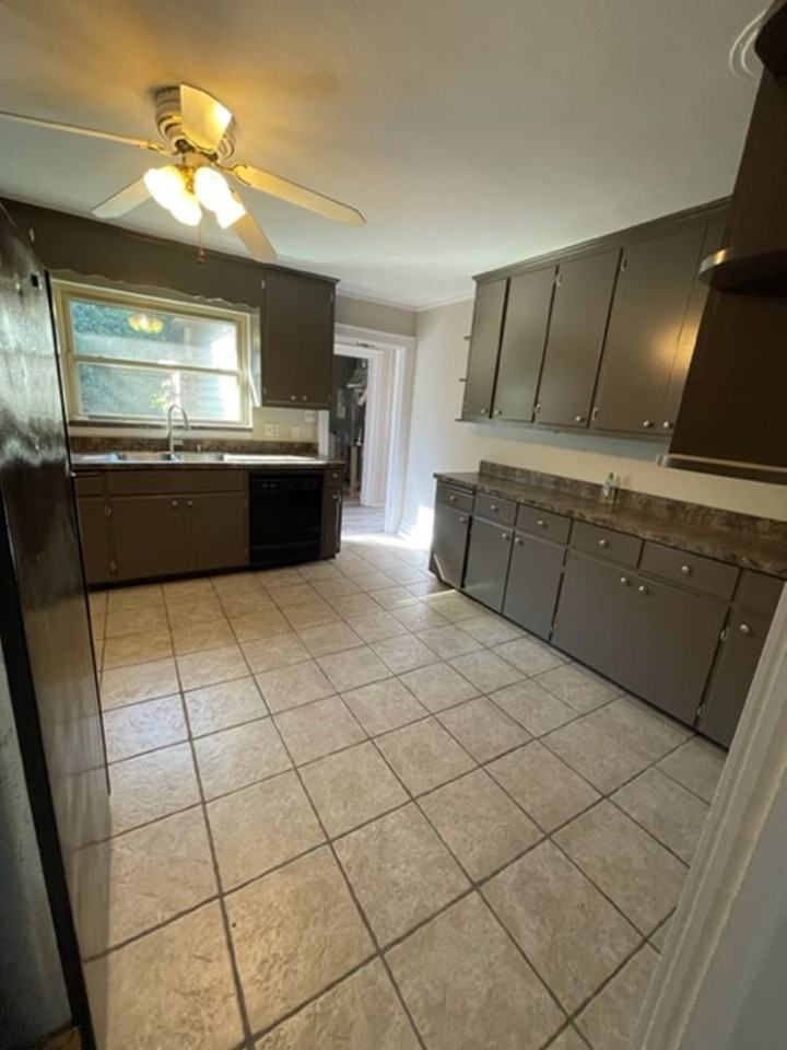 2171 6th St Ne - Photo 2 of 19