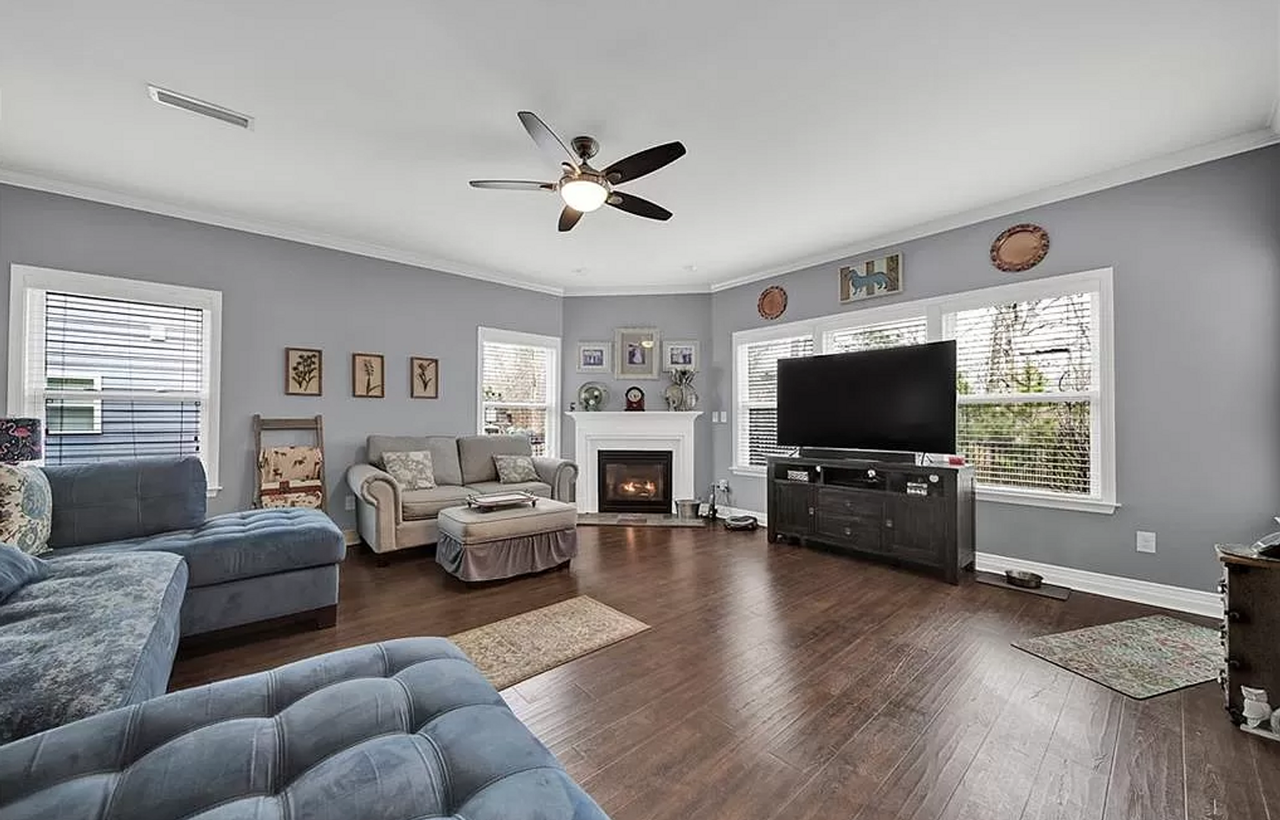 2162 Bluebell Way - Photo 3 of 6