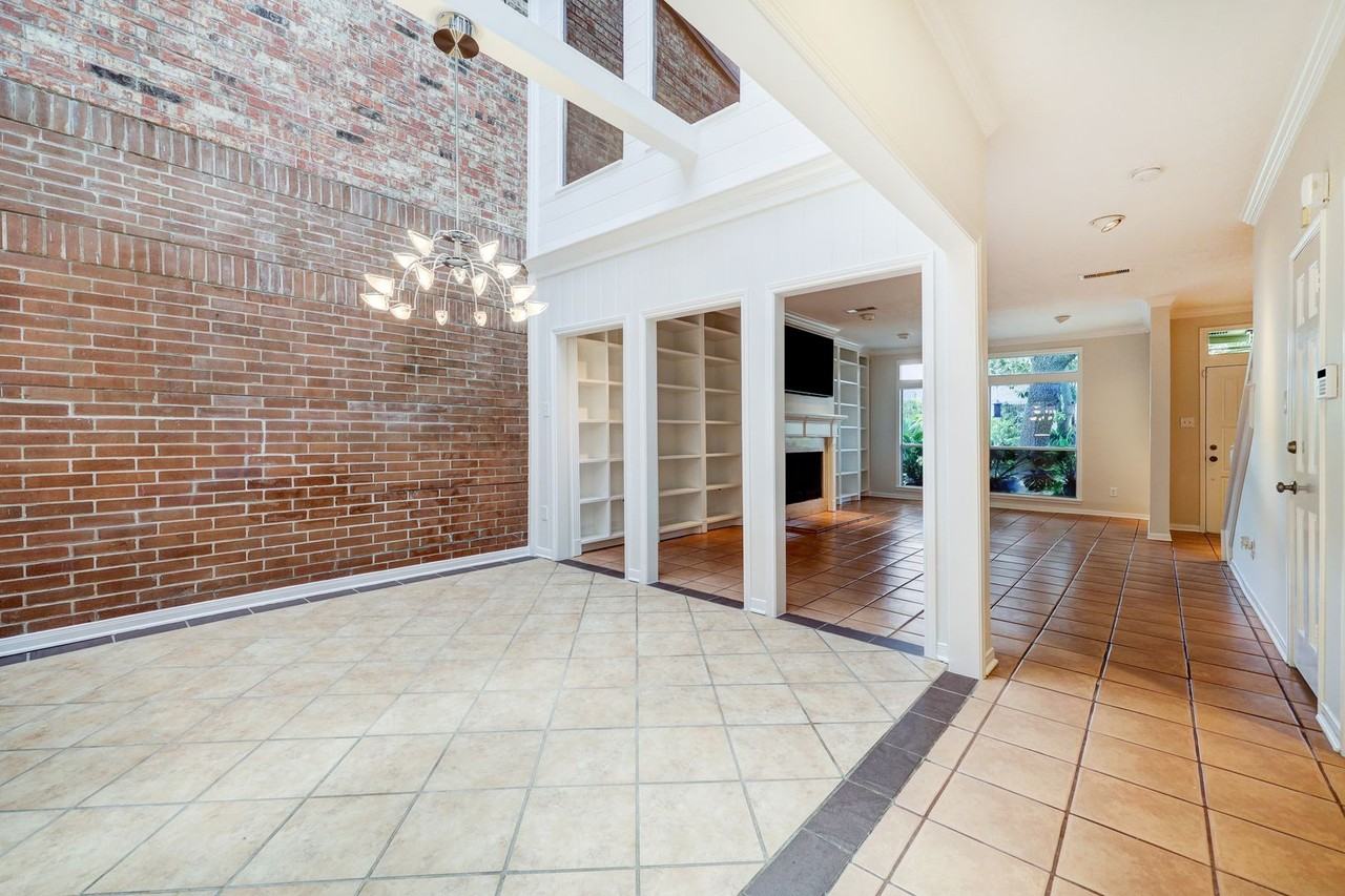 2206 Welch St - Photo 7 of 30