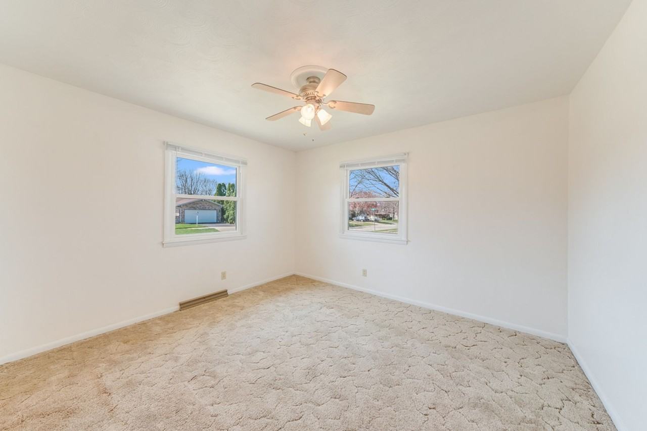 2306 S Lynn St - Photo 7 of 22