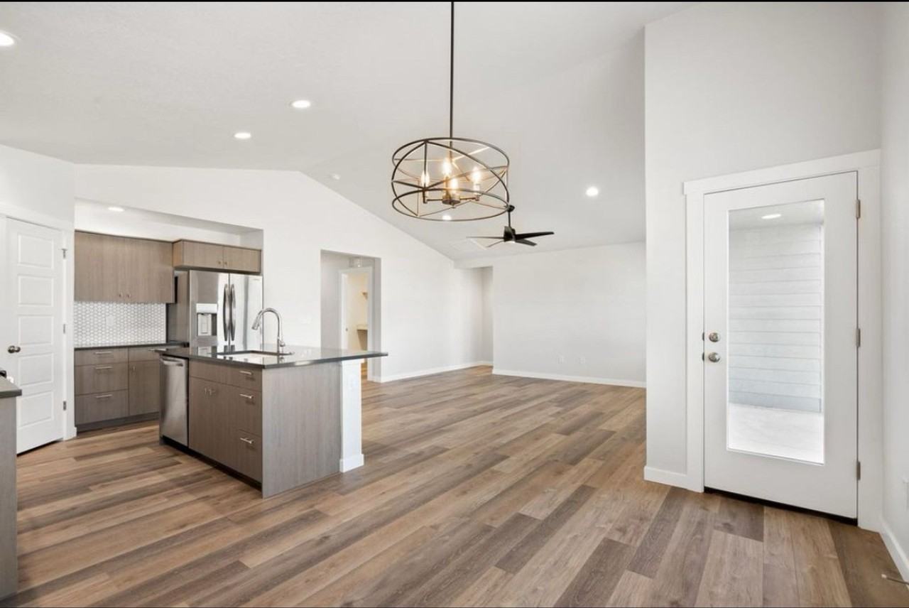 4988 W Apgar St - Photo 3 of 17