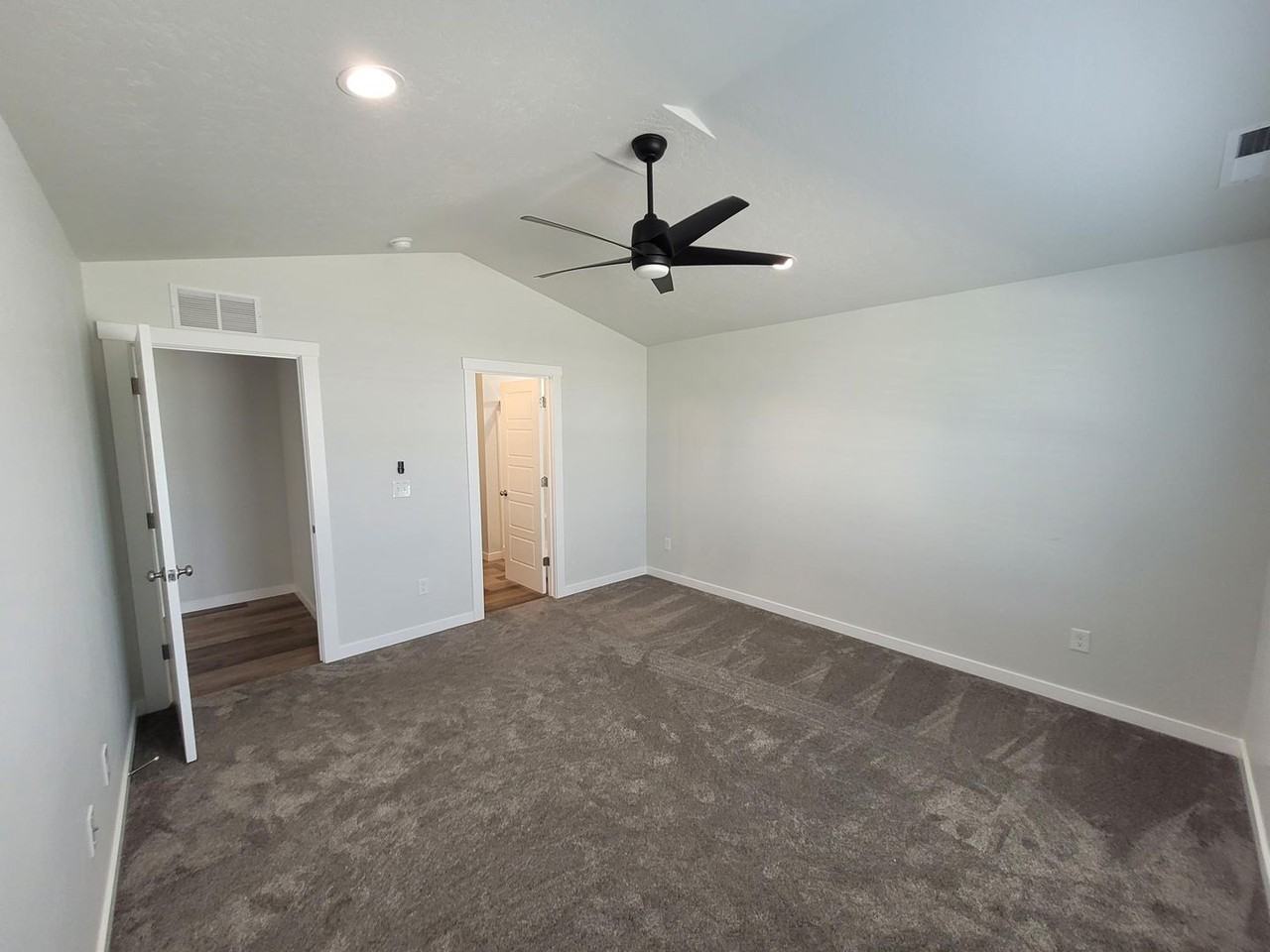 4988 W Apgar St - Photo 7 of 17