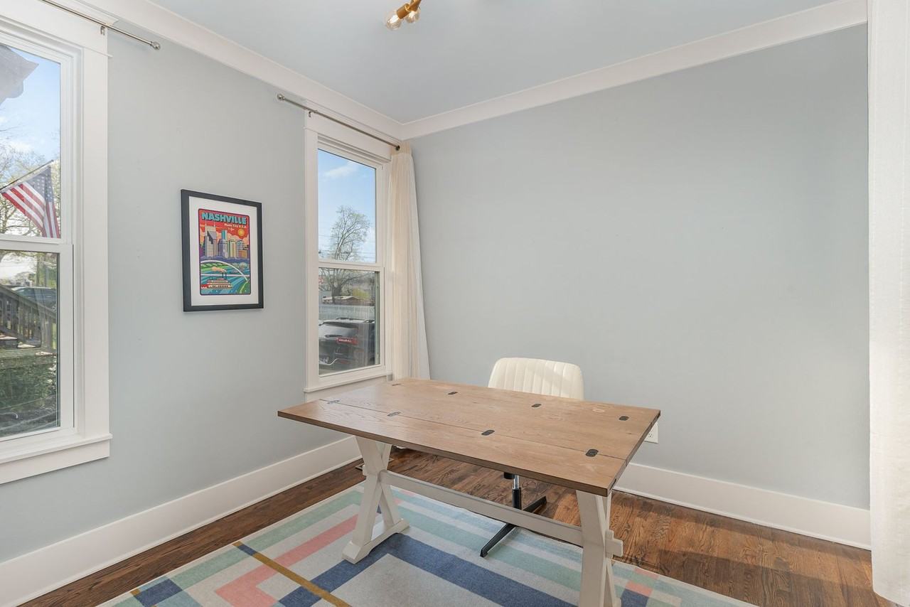 928 Thomas Ave - Photo 7 of 20