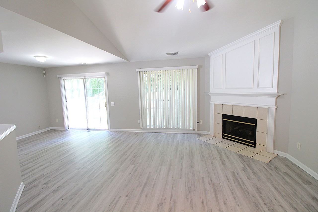 1416 Rumstone Ln - Photo 4 of 28