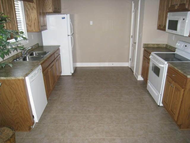 27555 Michael Ln - Photo 5 of 11