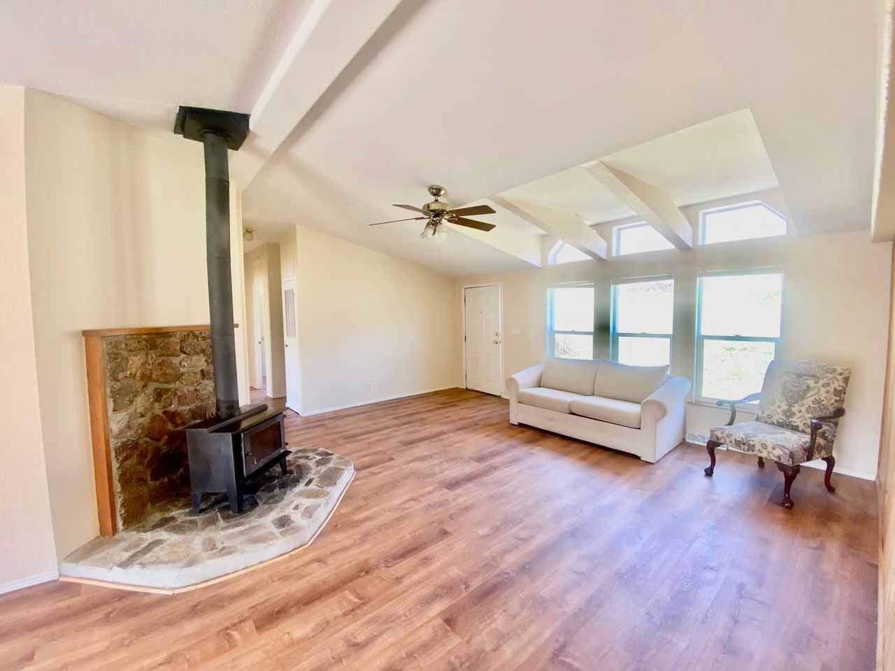 230 Chambers Pl - Photo 3 of 16