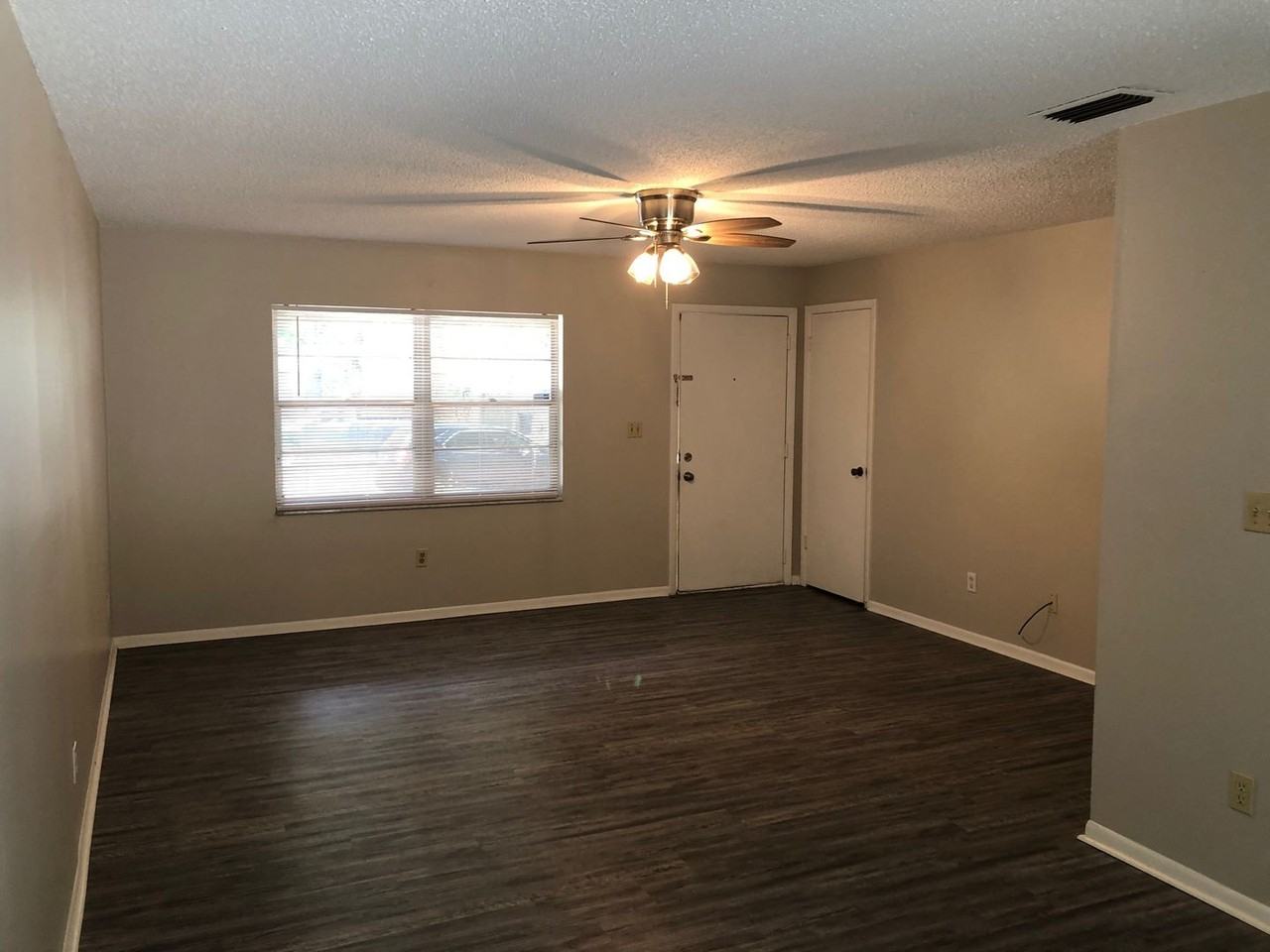 4322 Nw 20th Ter - Photo 3 of 18