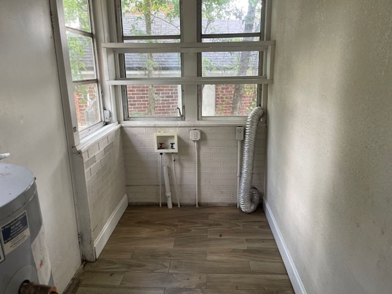 319 W 49th St - Photo 4 of 12