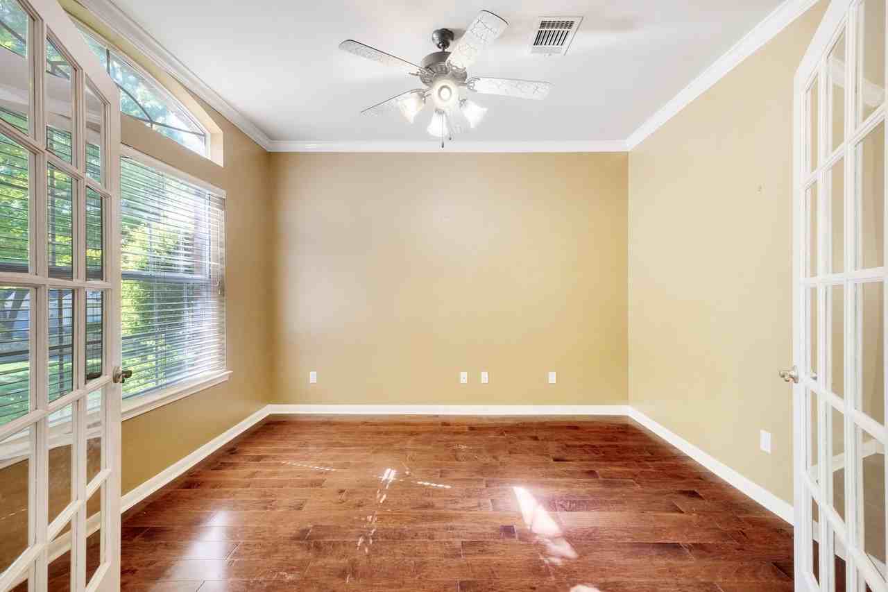 30103 Wingfoot Cove - Photo 6 of 38